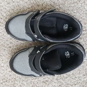 Boys Size 11 Black Tennis Shoes